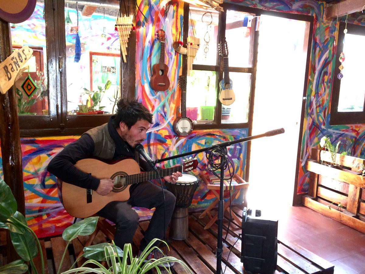 La Puerta Verde Hostel & Bar Humahuaca Esterno foto